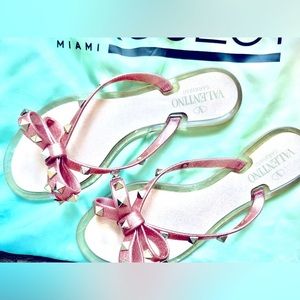 Valentino Garavani Rockstud Bow Sandals